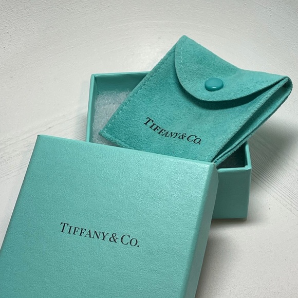 💎 Tiffany & Co. Etoile Platinum Diamond Ring 💎 - Picture 6 of 6